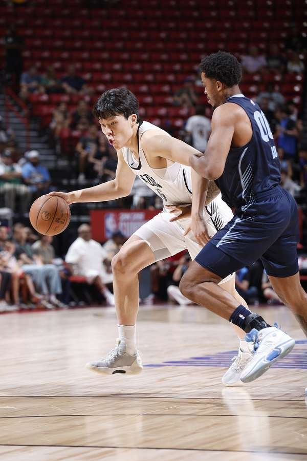 股票配资平台官网平台网址 选秀观察员盛赞杨瀚森多面手特质, 将成开拓者战术体系重要拼图